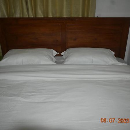 Four-G Home Stay & Komodo Tour Labuan Bajo Exterior photo