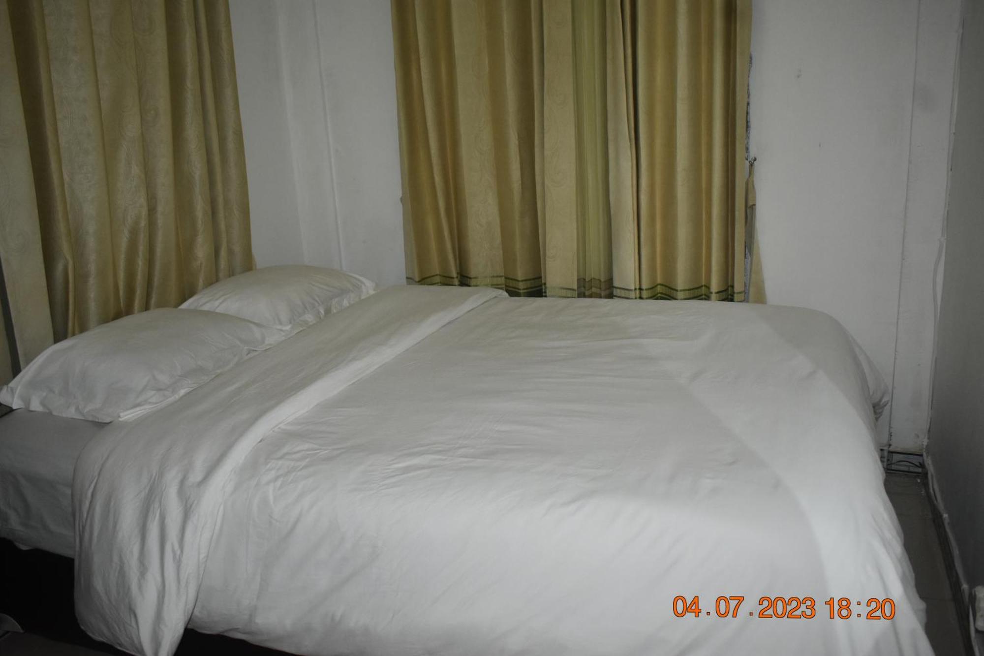 Four-G Home Stay & Komodo Tour Labuan Bajo Exterior photo