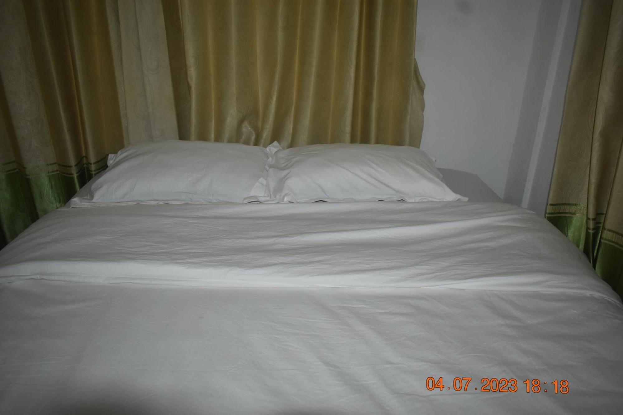 Four-G Home Stay & Komodo Tour Labuan Bajo Exterior photo
