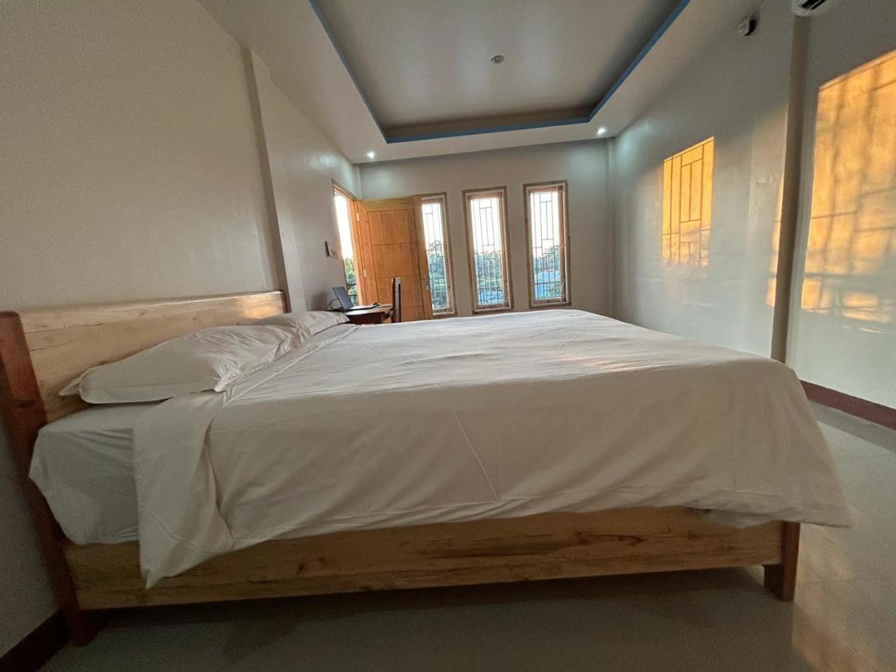 Four-G Home Stay & Komodo Tour Labuan Bajo Exterior photo