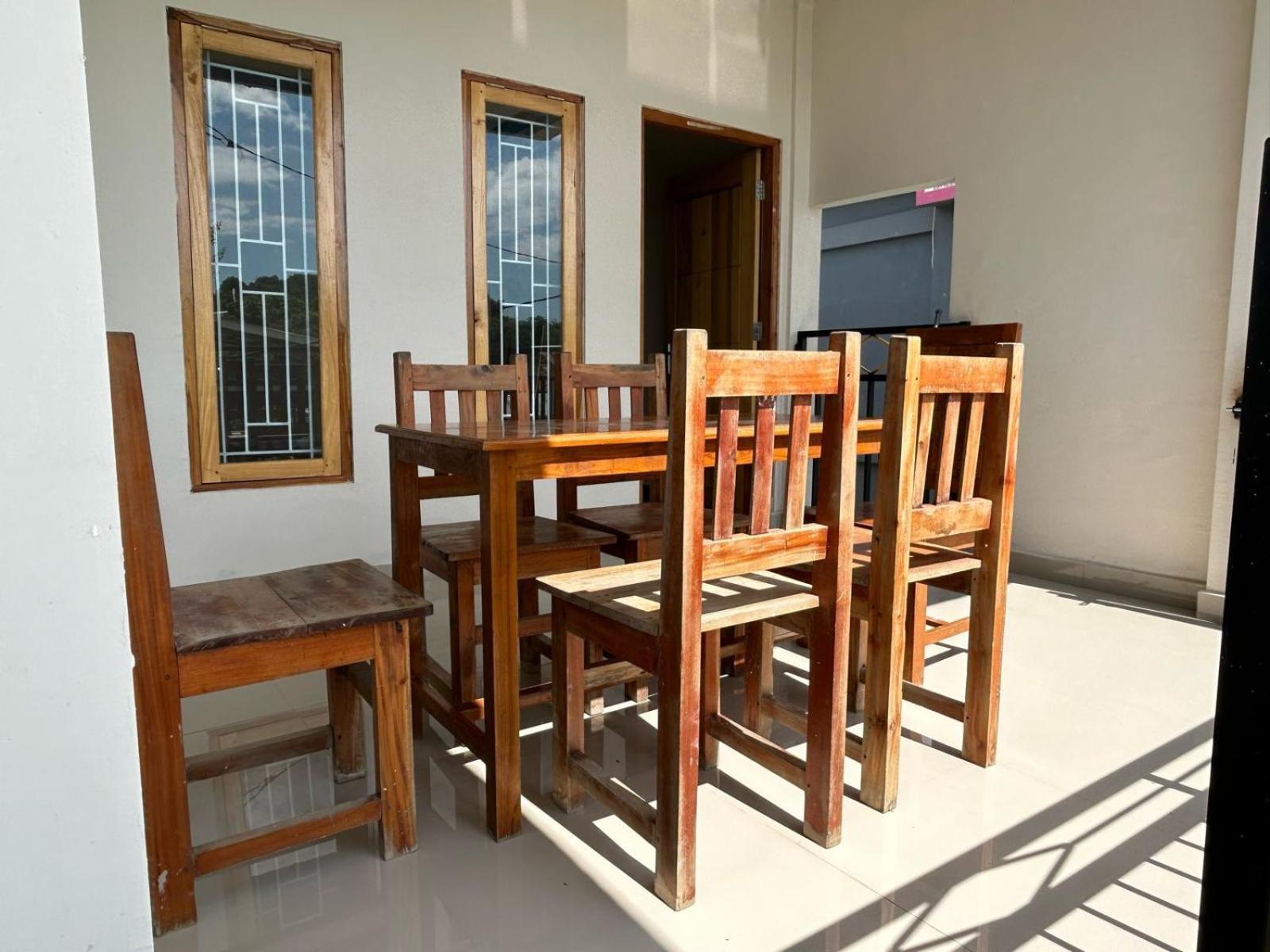 Four-G Home Stay & Komodo Tour Labuan Bajo Exterior photo